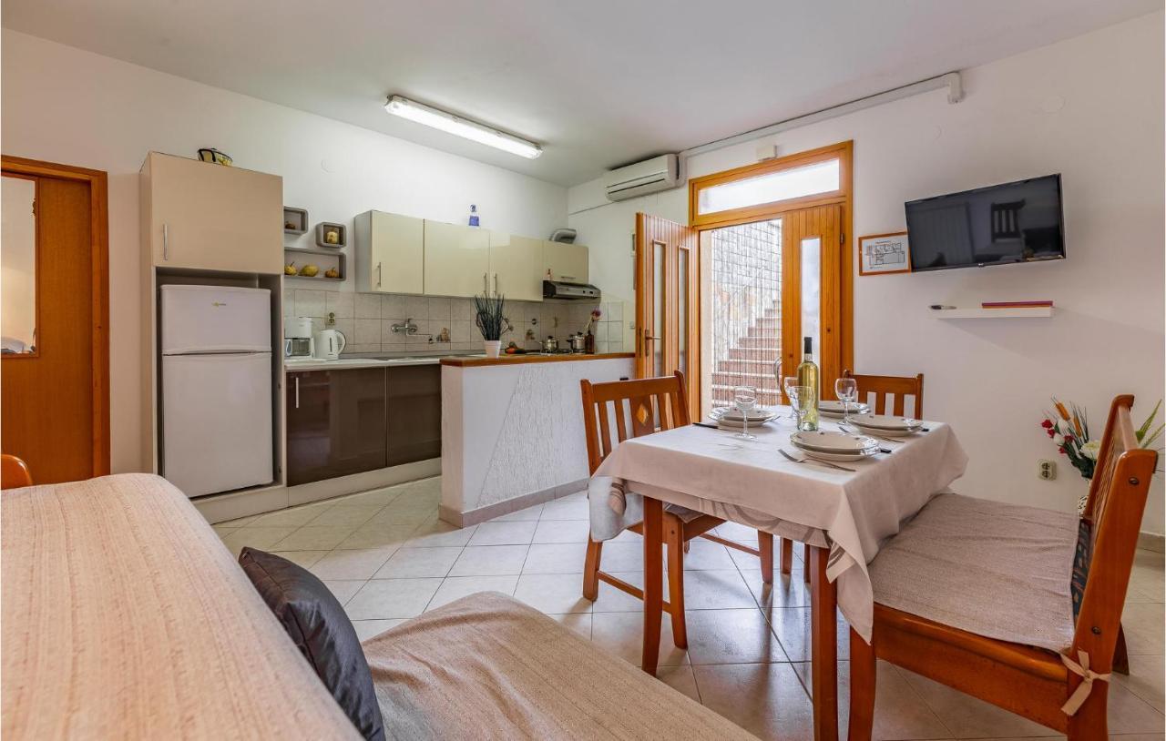 2 Bedroom Stunning Apartment In Rovinj