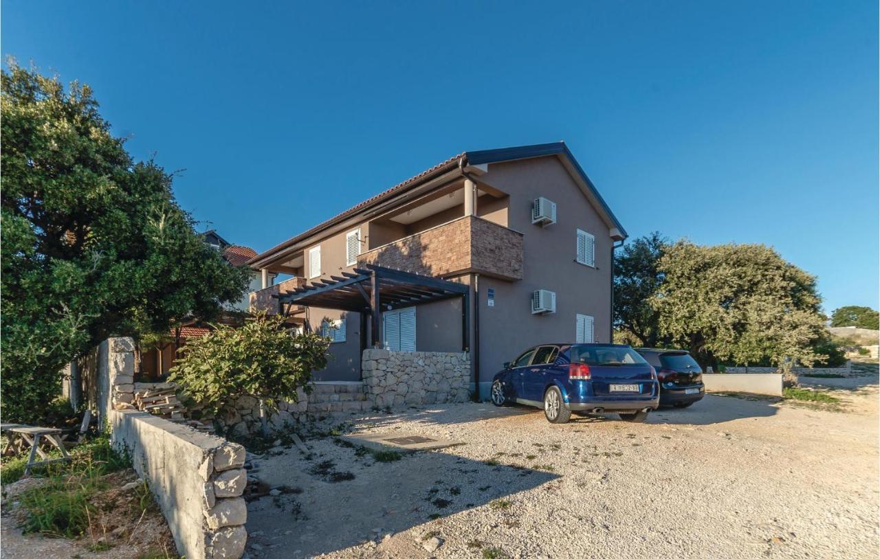 Nice Apartment In Mandre With Wifi