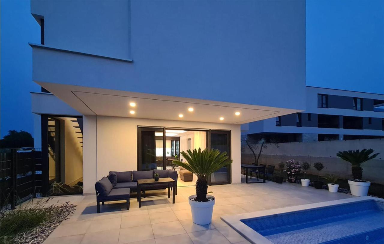 Nice Home In Pula With Kitchen