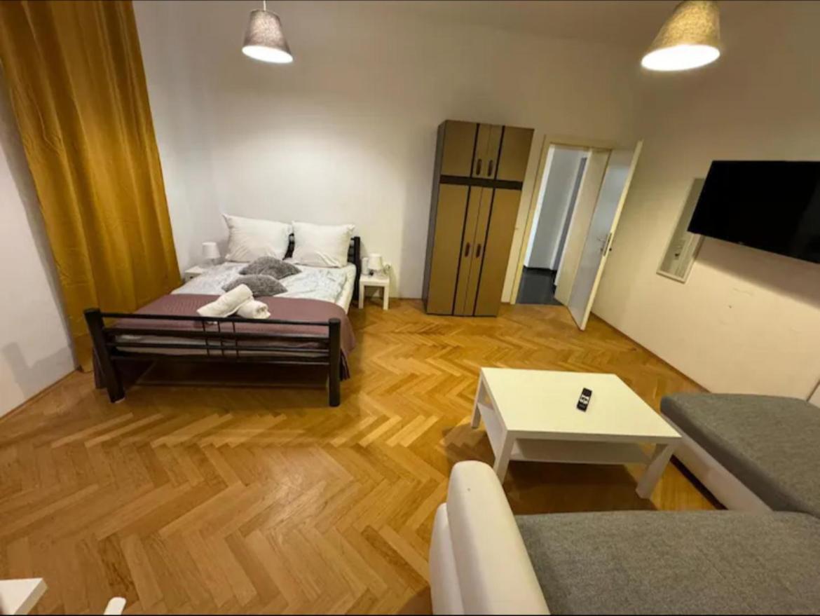 Near Danube & Millenium Tower Massive Shared 4br Apt