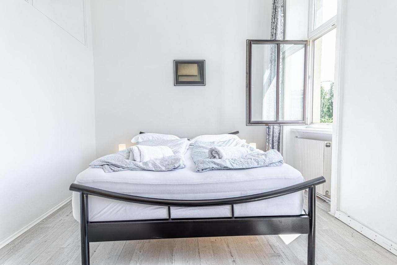 Comfy 3br Shared Apartment U6 Subway, Danube & Millenium City