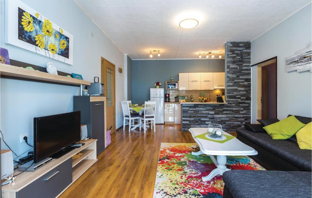 2 Bedroom Awesome Apartment In Krasica