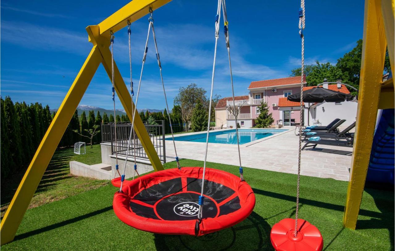 4 Bedroom Stunning Home In Imotski