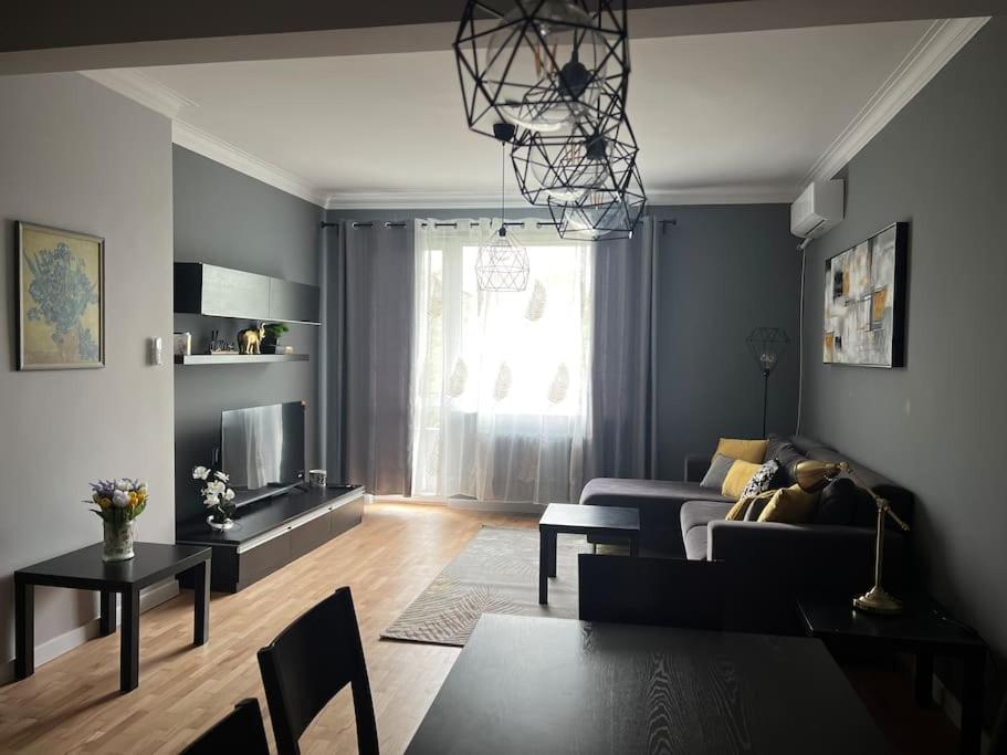 Brand New! 2bdr Lux Apartment Rayko