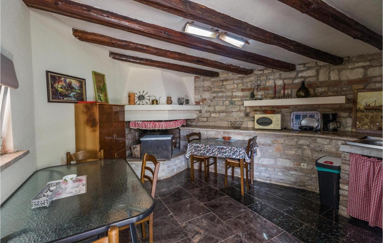 Stunning Home In Vodnjan With Kitchen