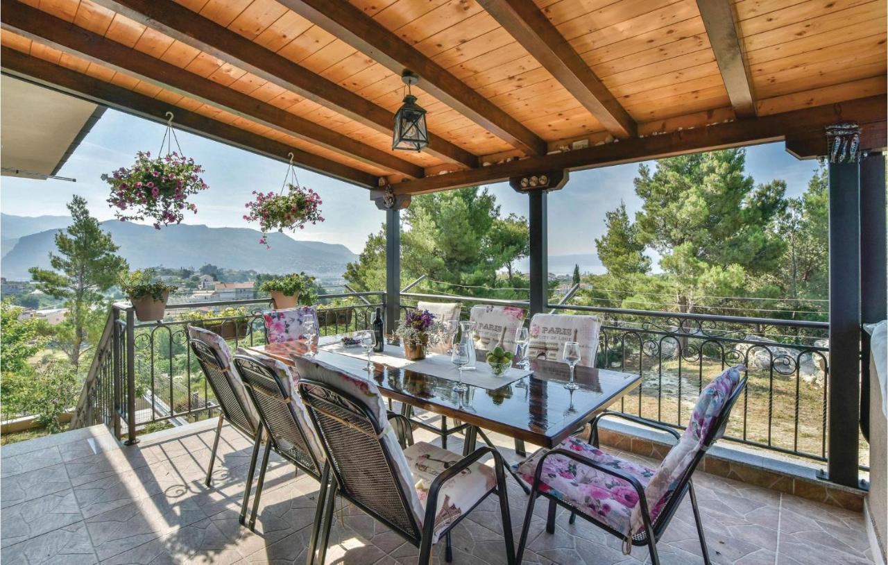 Lovely Home In Split With Jacuzzi