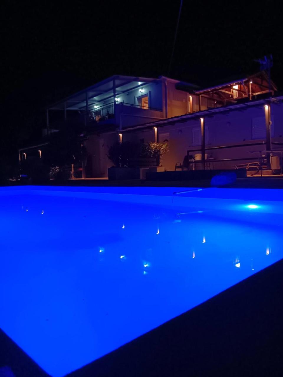 Villa Giovani-entire 1st Floor House With Pool