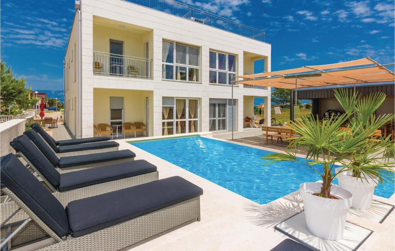 Awesome Apartment In Vir With Wifi