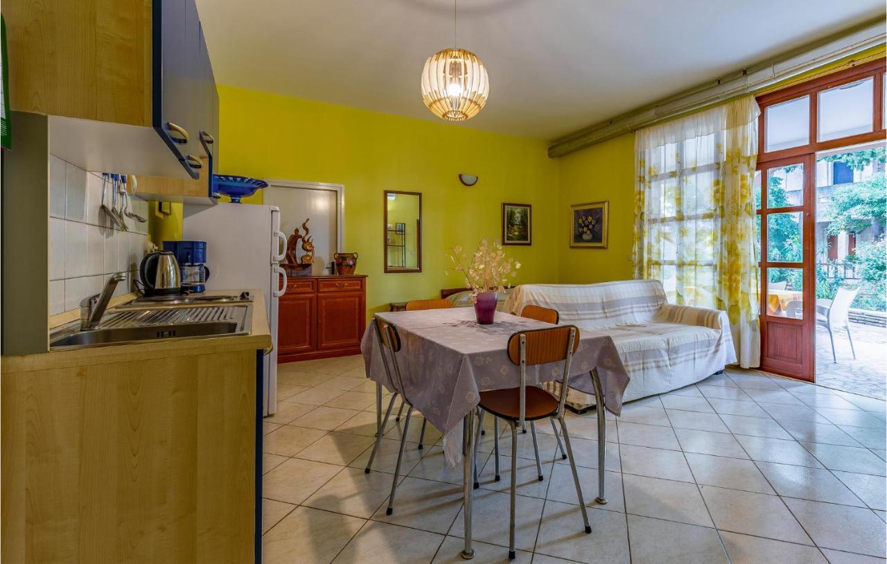 Gorgeous Apartment In Premantura With Kitchen