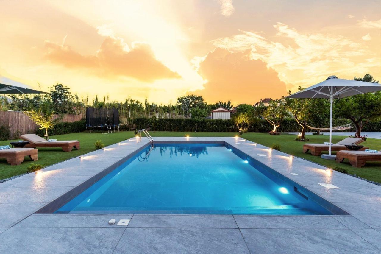 Private Pool Retreat Georgia's Garden Oasis