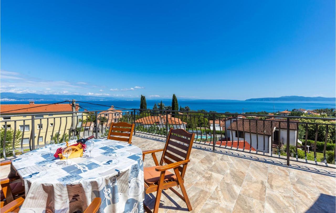 Cozy Apartment In Lovran With Kitchen