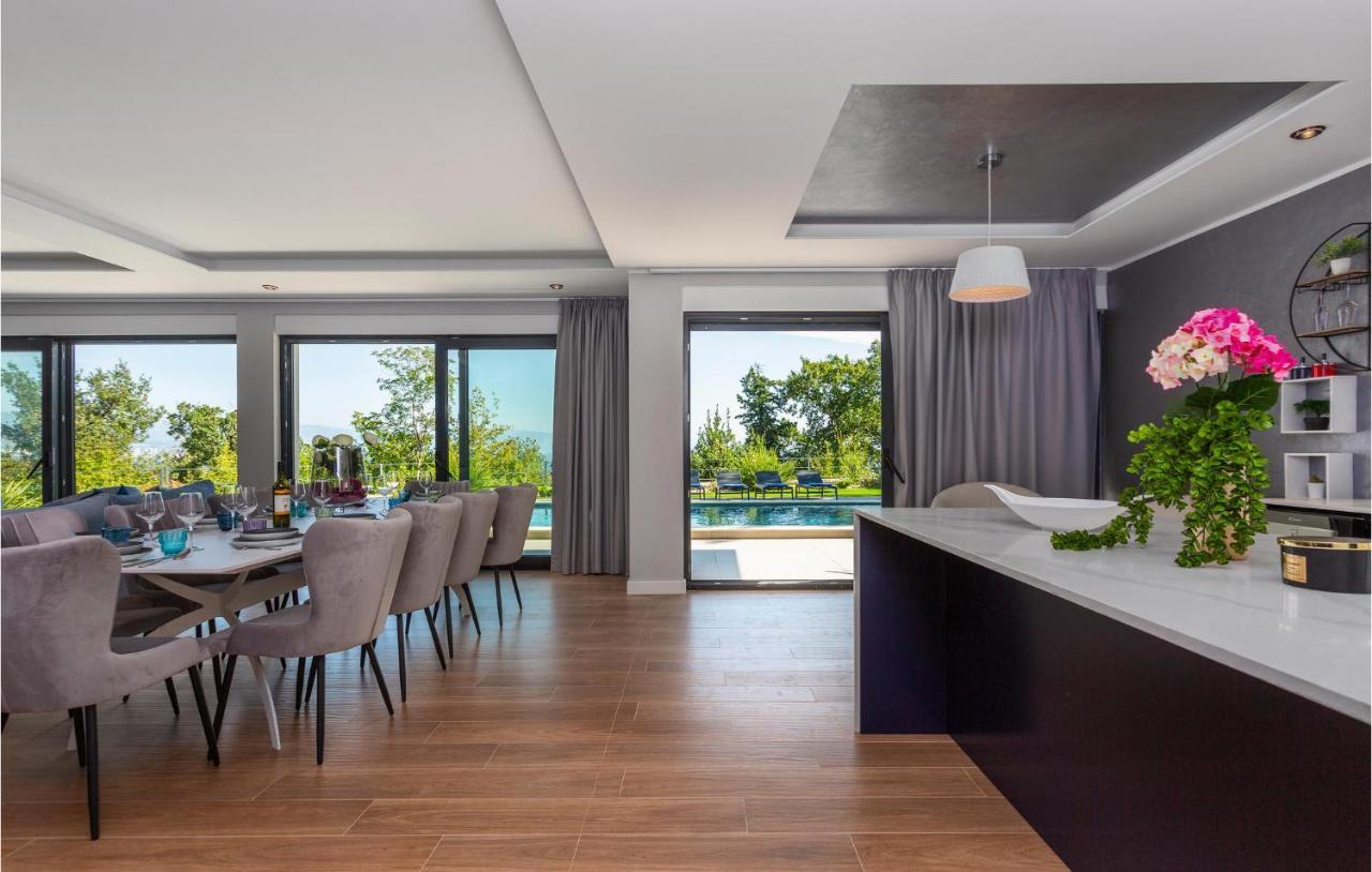 Beautiful Home In Opric With Wifi