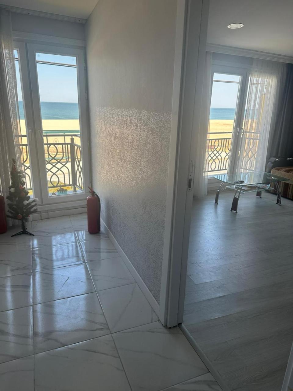 Holiday Beach Hotel
