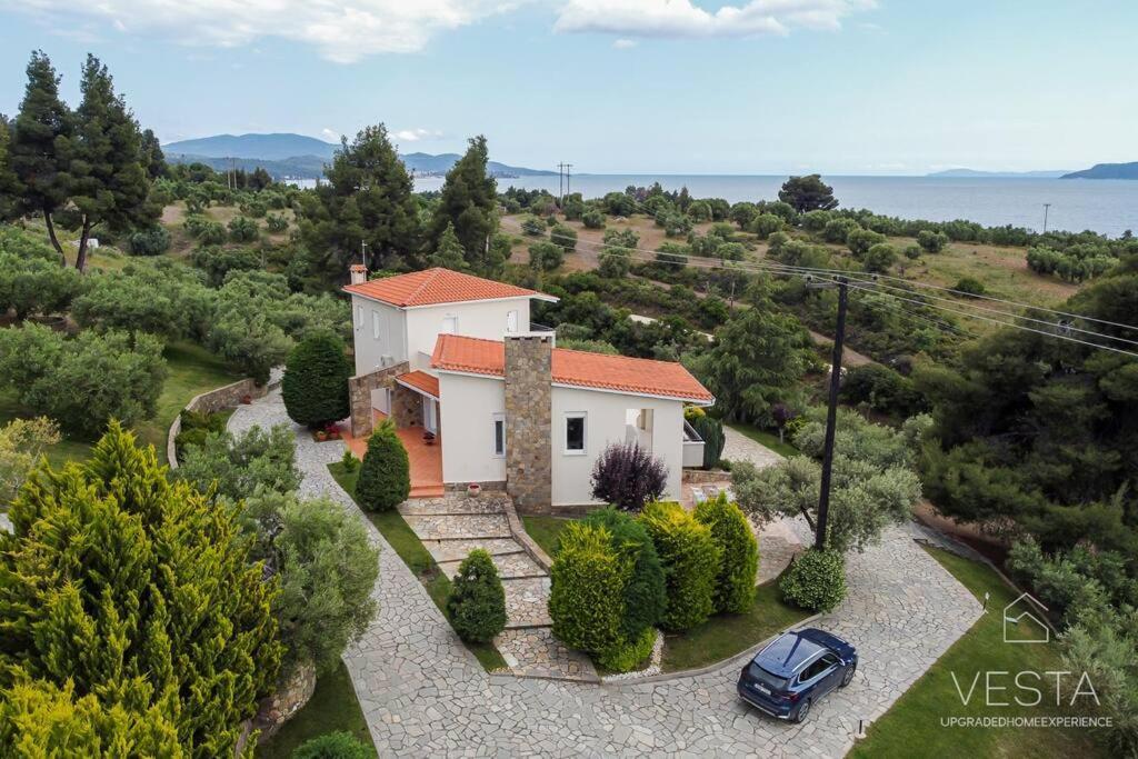 Yiasemi Open-plan Suite, Near Lagomandra Beach