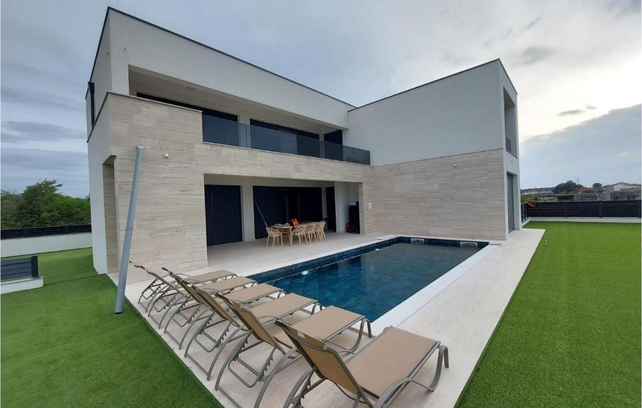 Villa Nin 2