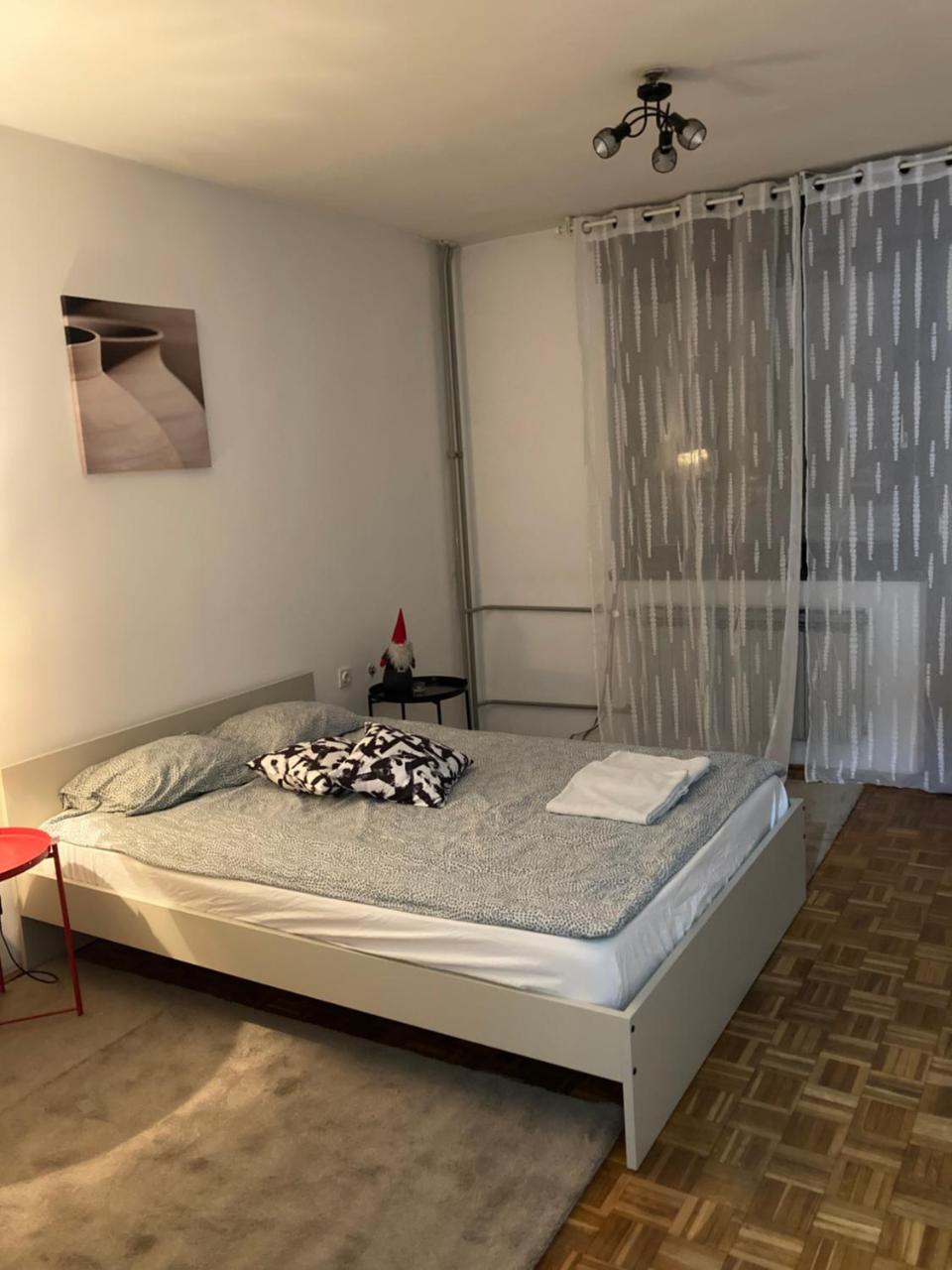 Studio App Stella Dnevni Najam Stana Jarun Zagreb Self-check-in