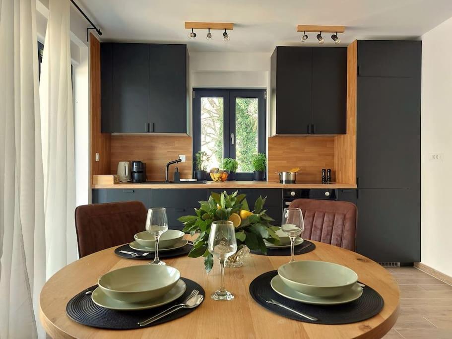 Apartment Victoria 2 Bed Apartment With Balcony