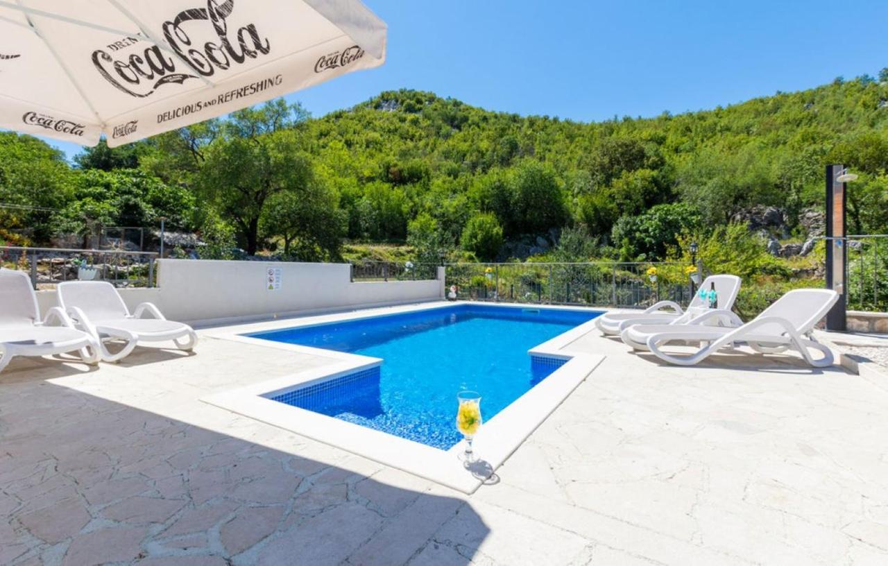 Holiday Home Jelena With Pool