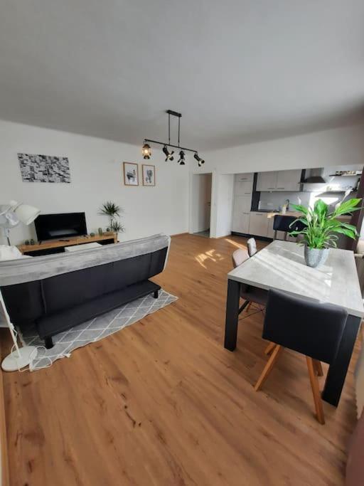 Spacious 63qm Flat Plus Private Balcony