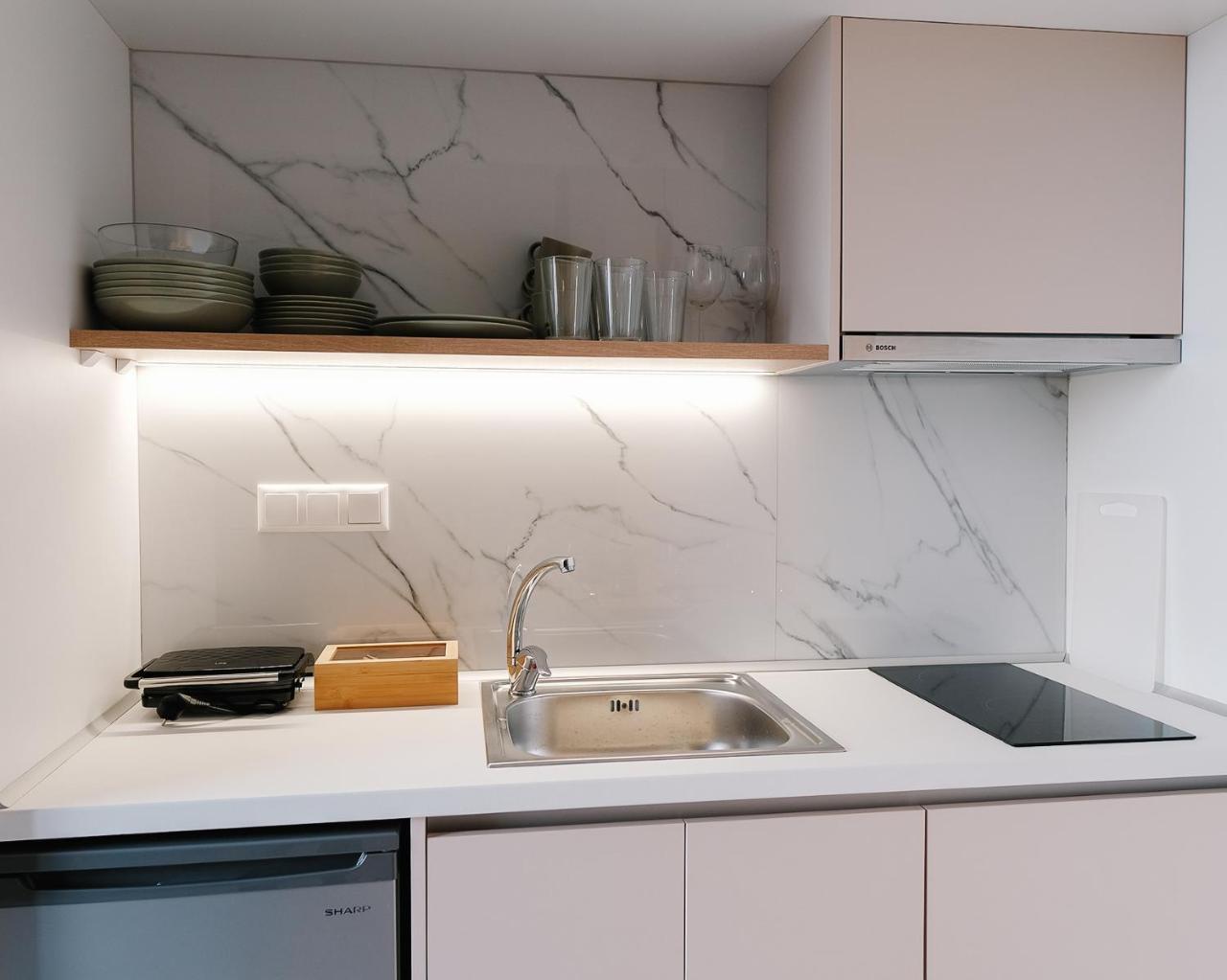 Aquarama Suites