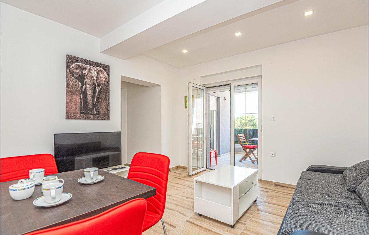 1 Bedroom Awesome Apartment In Brodarica