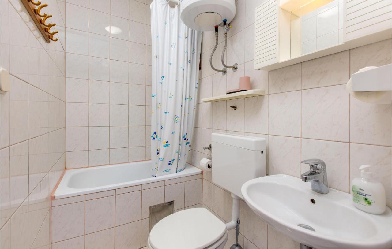 Gorgeous Apartment In Kornic With Wifi