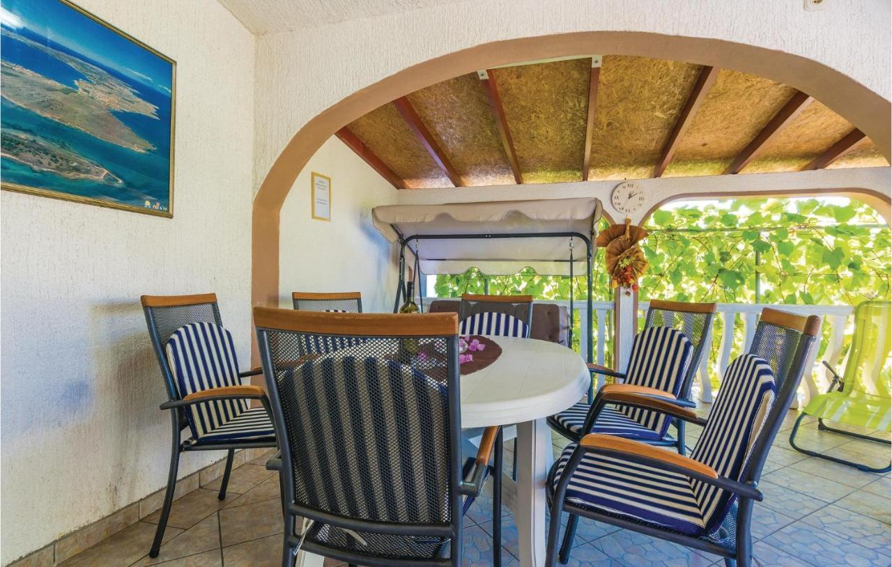 2 Bedroom Amazing Apartment In Vir