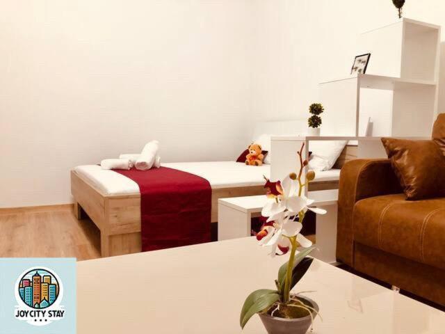 Joy City Stay Paris 5 2