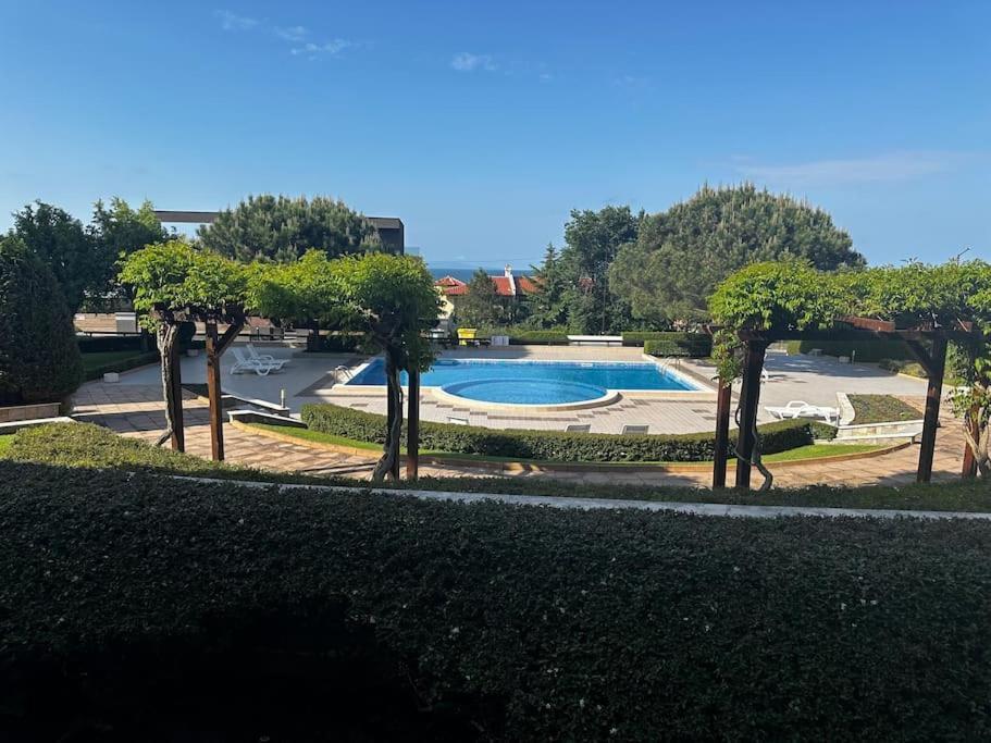 Apartment In Paradise View Complex