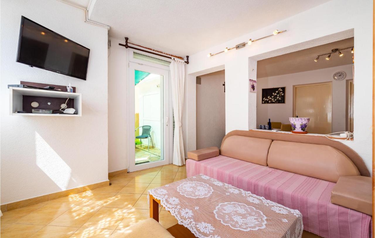 Beautiful Apartment In Vir With Wifi