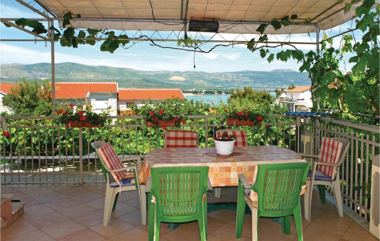 Awesome Apartment In Mastrinka With Kitchen