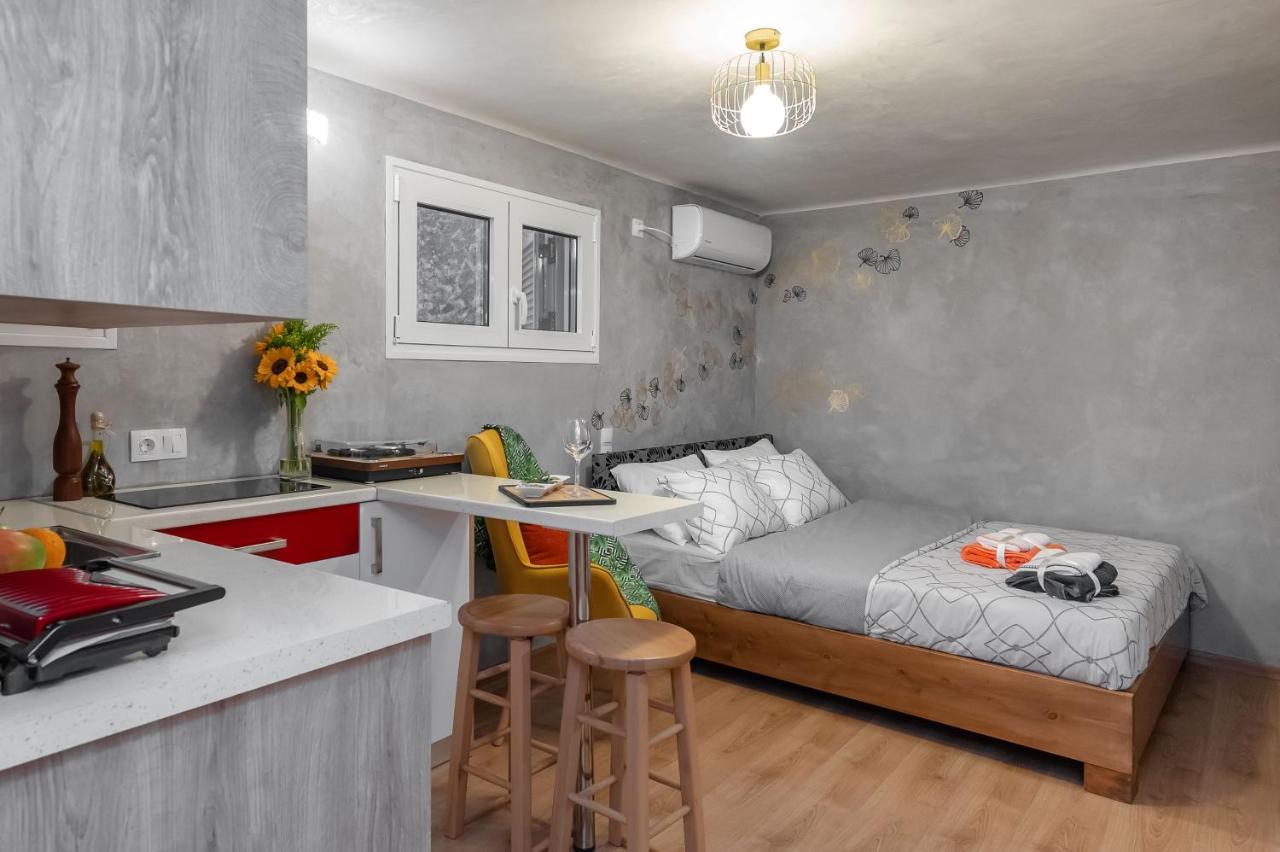 Cozy Tiny Apartment In The Heart Of Plaka