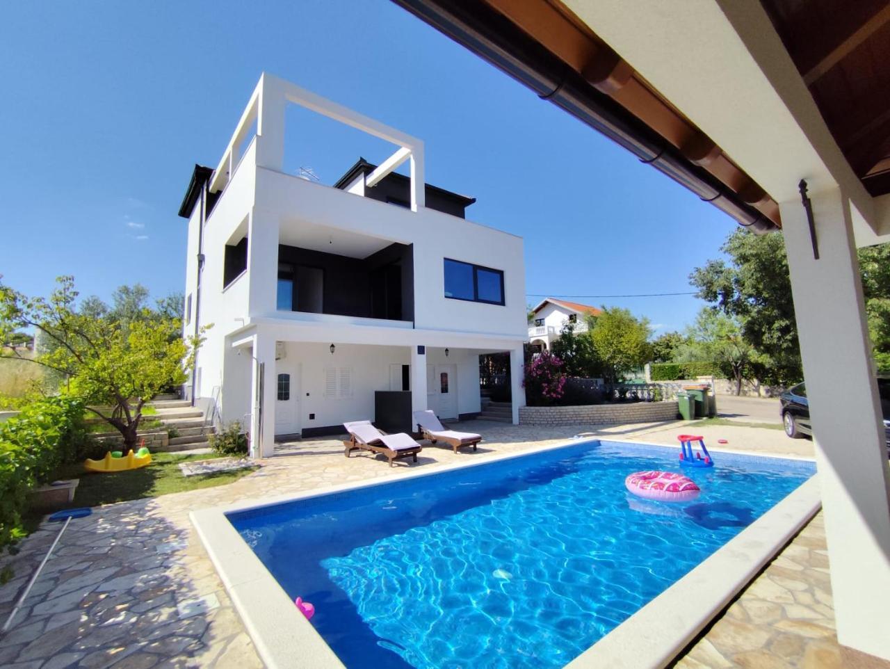 Holiday House Barisic