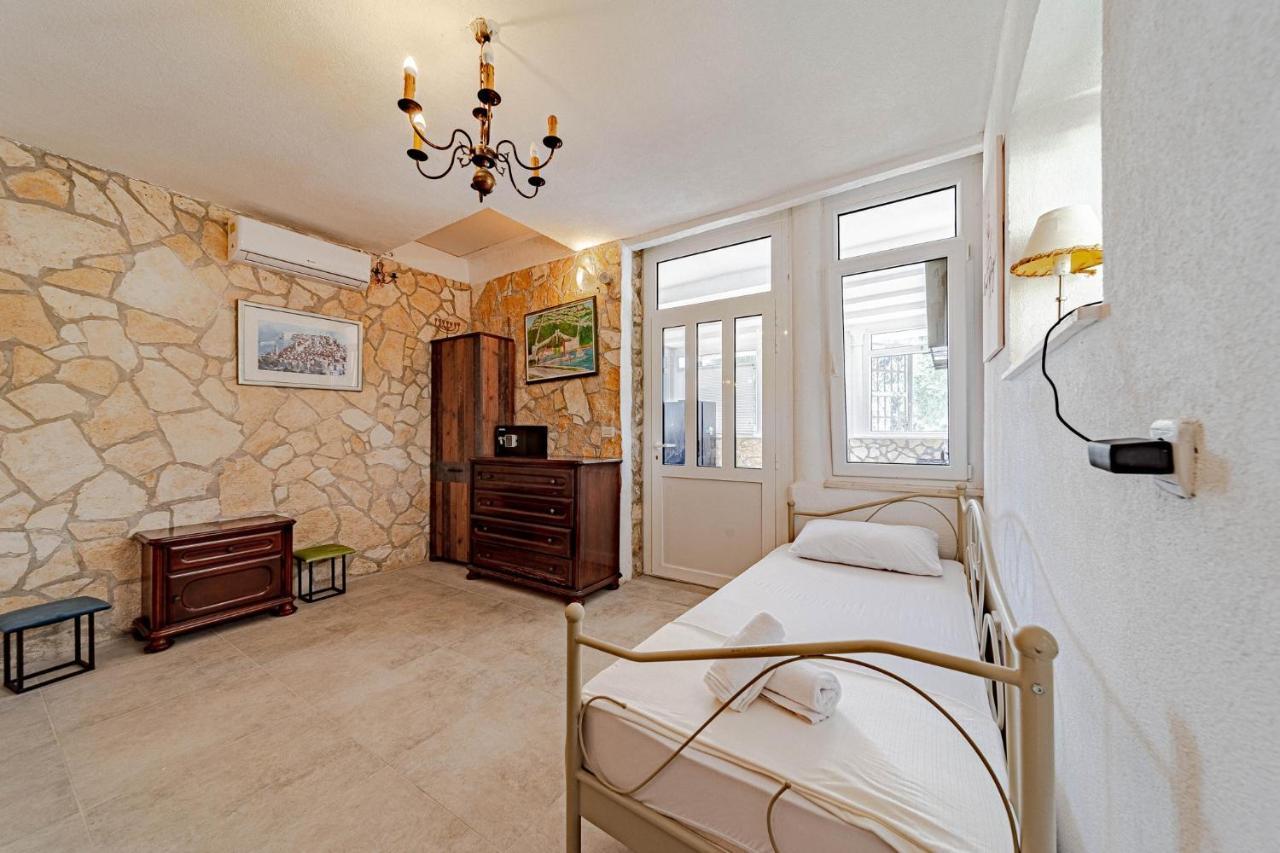 Olive Grove House