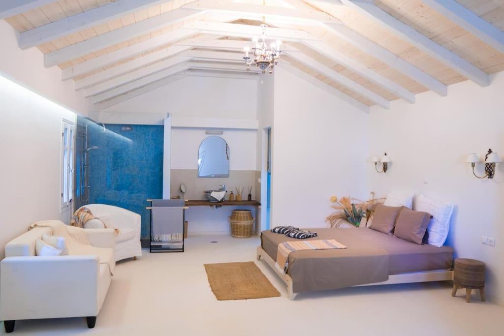 Penelope Sea View House