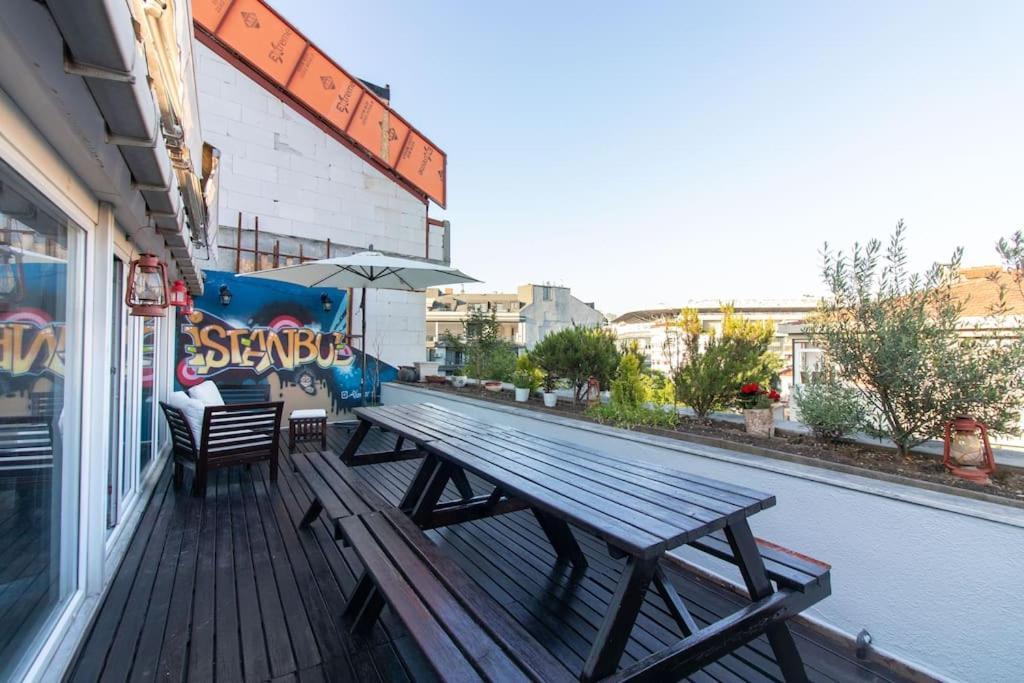 Exclusive Vibrant 3br Duplex W Terrace In Kadkoy!