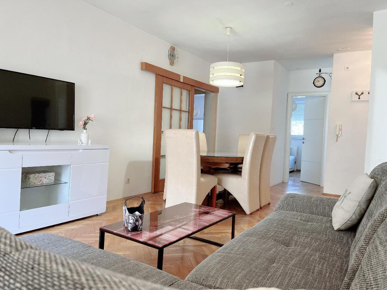 Apartment Isabela 3 Bedrooms Near To Mall Of Split