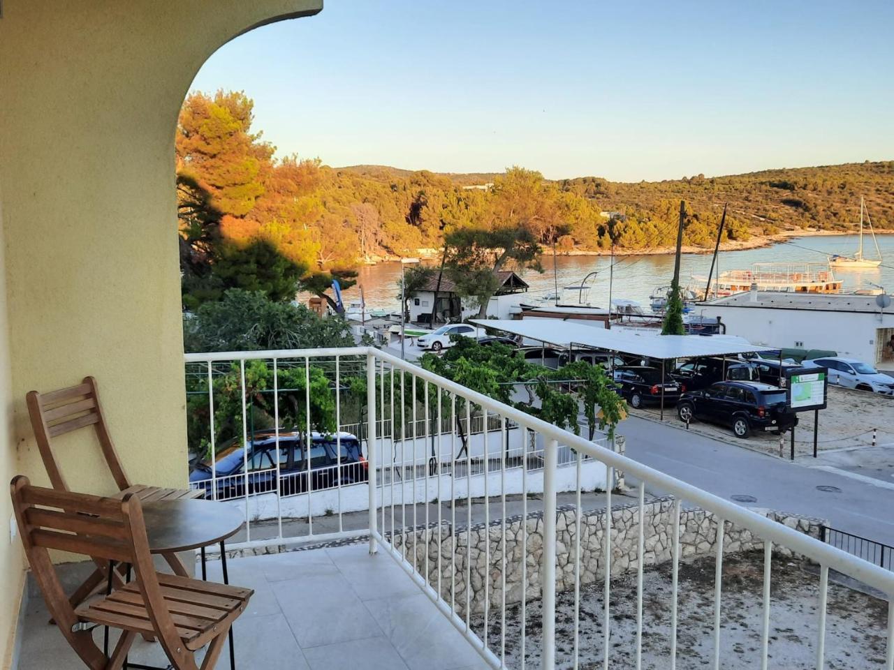 Apartment by The Beach 2