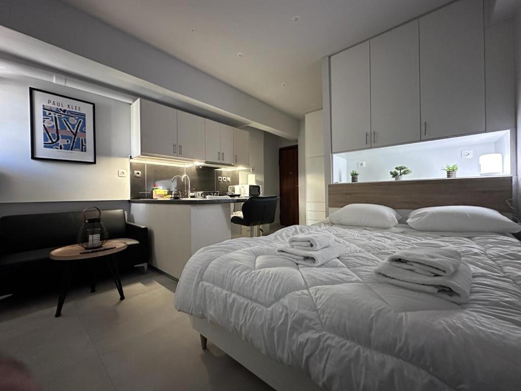 Nest 48