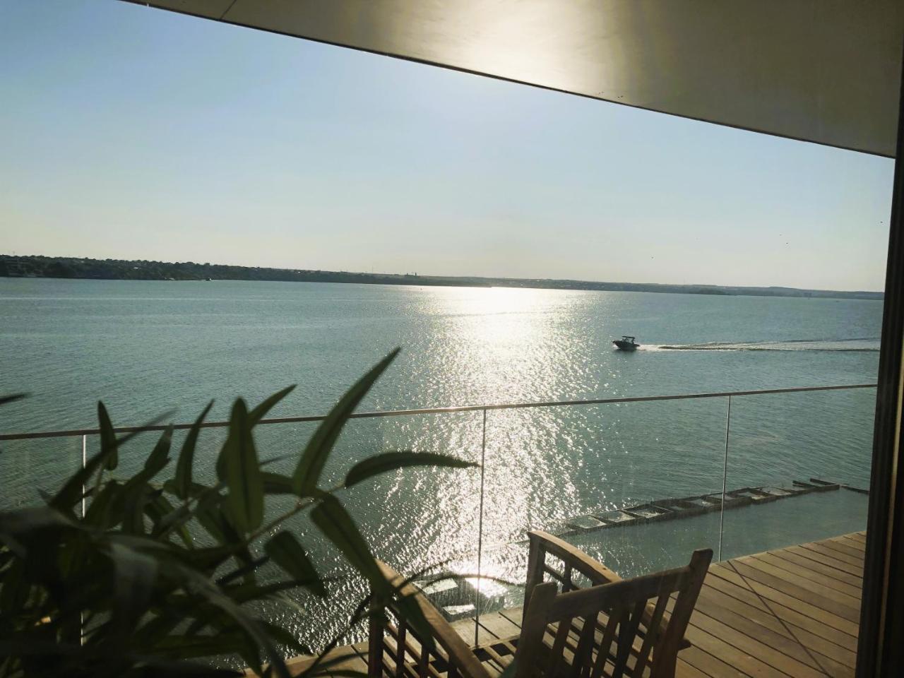 Mamaia's Windows To The Lake