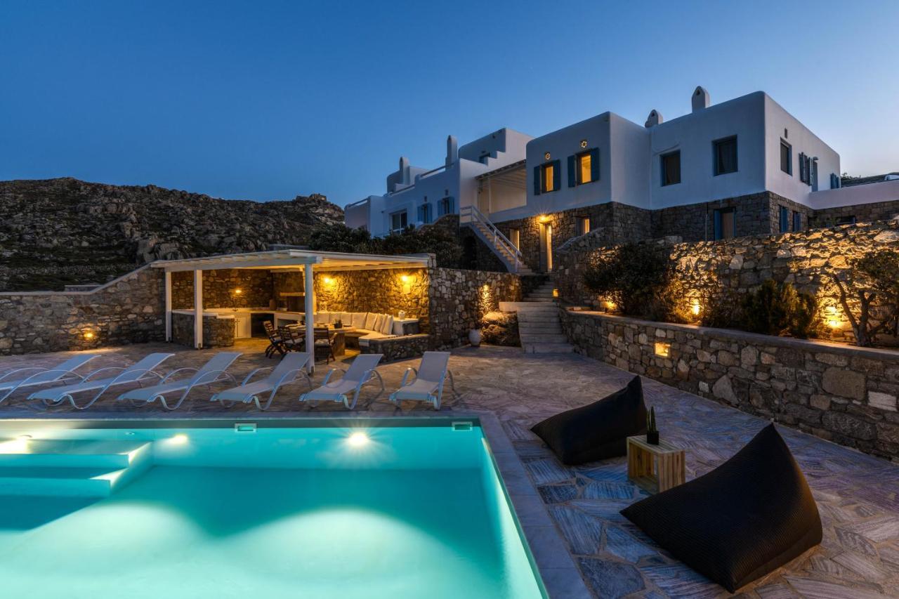 Lunar Villa