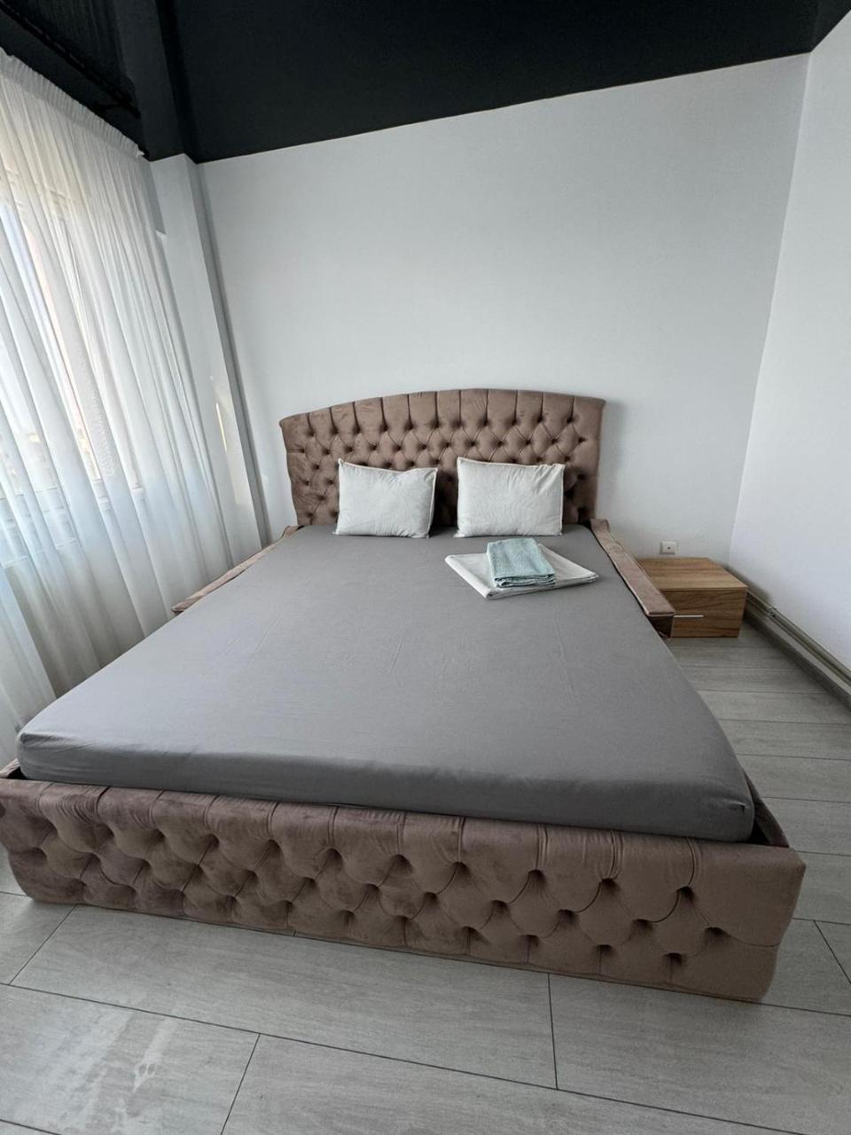 Navodari Robert Apartament