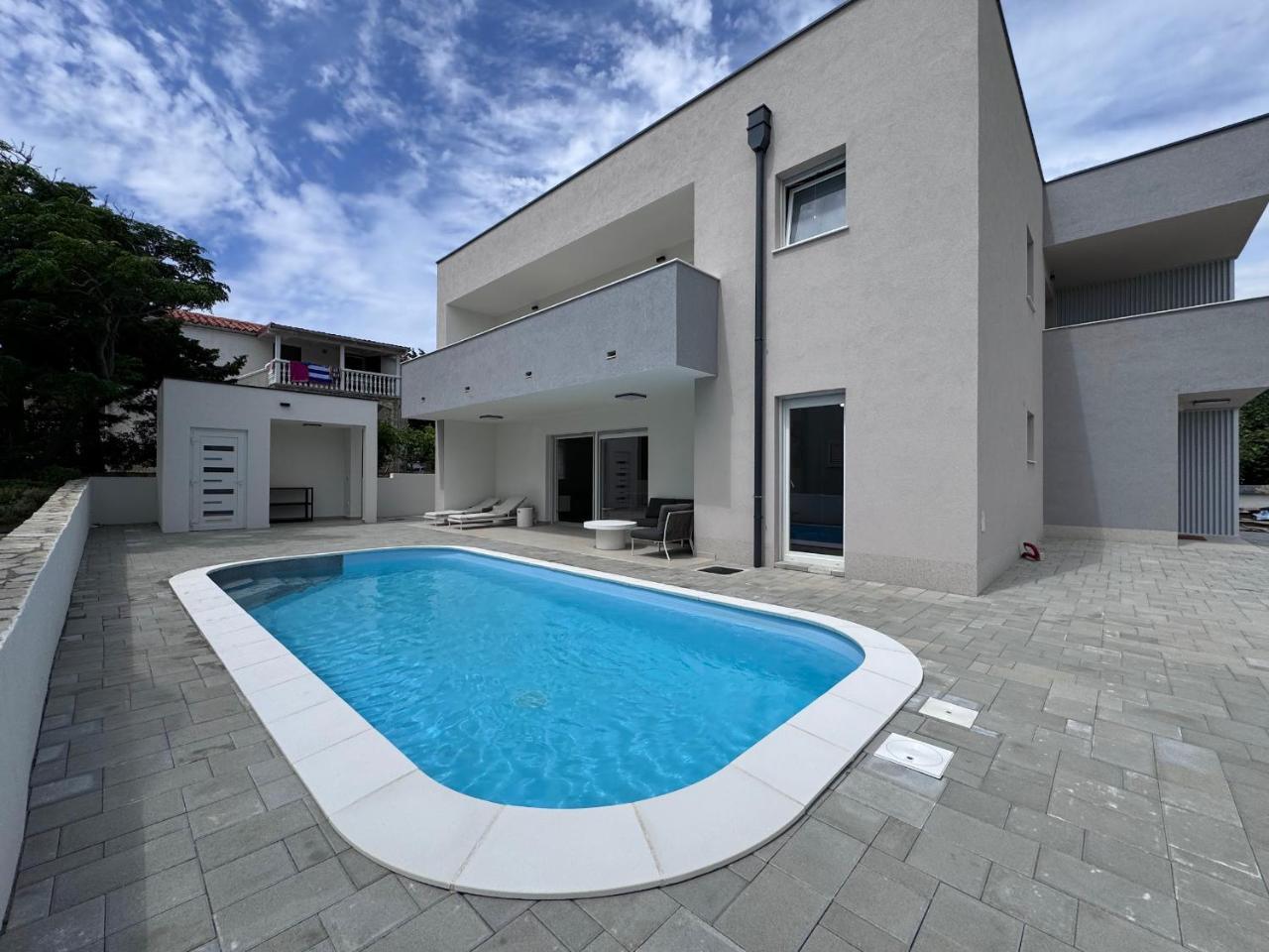 Villa Plesa With Office & Private Pool