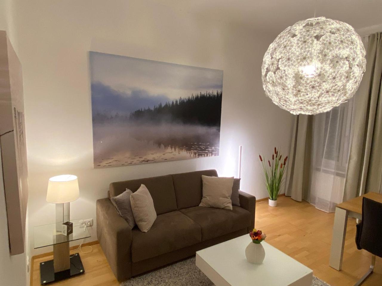 New Cozy Apartment, Top Location, 12 Min To Center
