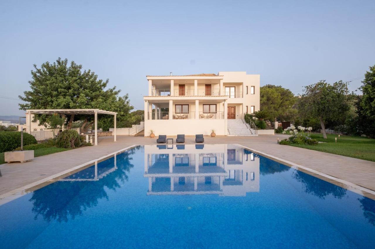 Fleur Du Sud Villa In Chania
