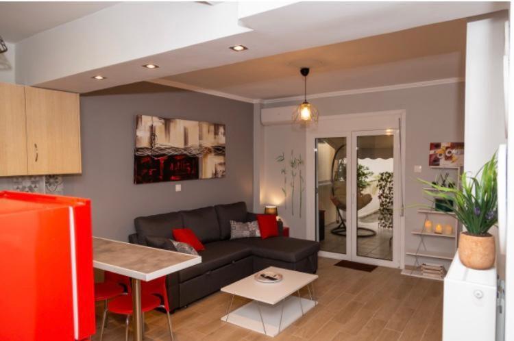 Cozy Studio With Patio