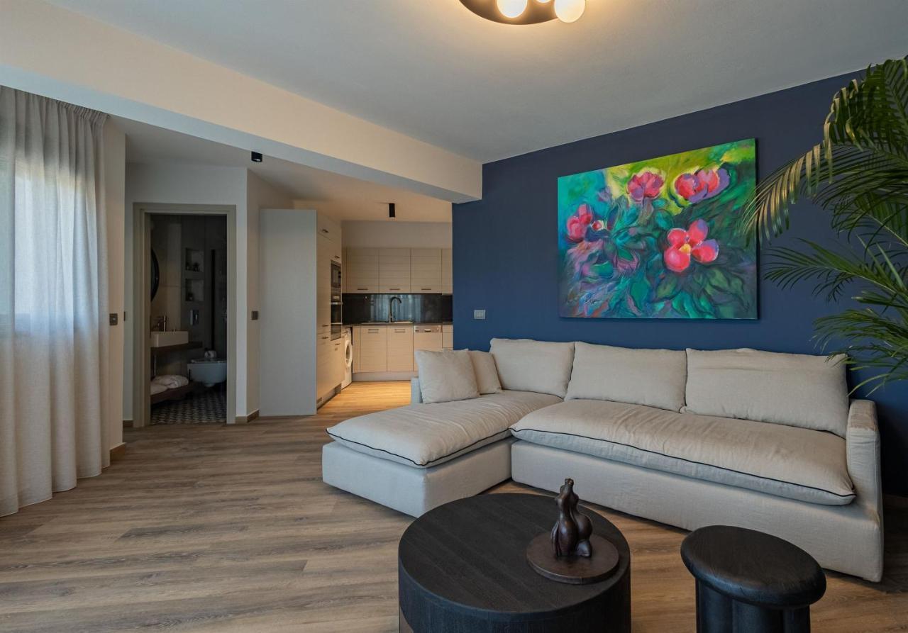 Boutique Saline Apartments Blue