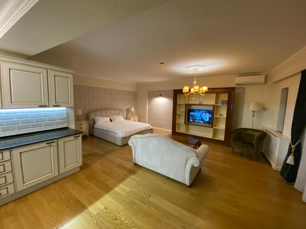 Holidays Central Host