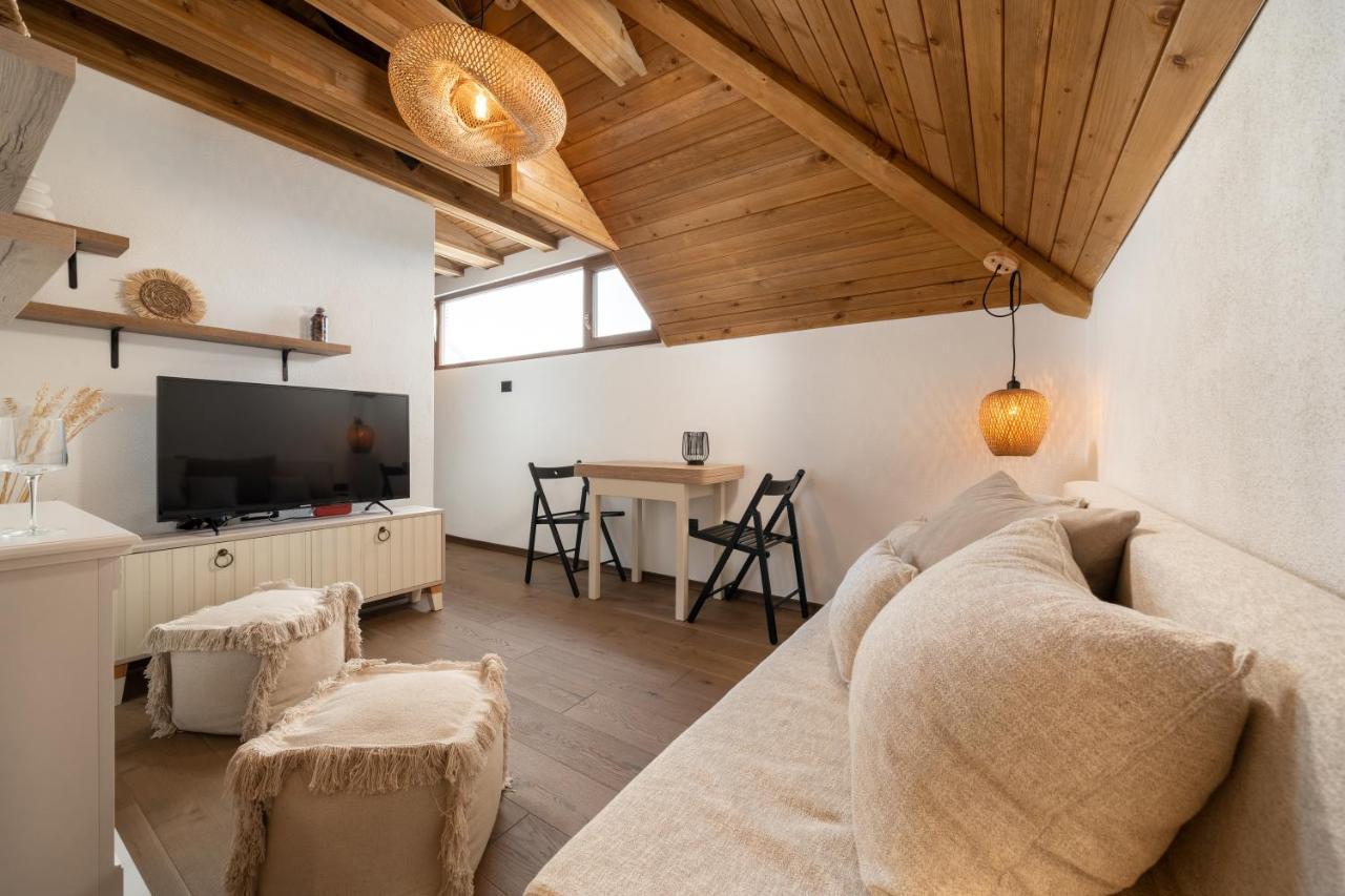 Gurgulyat View 1 Bedroom Loft