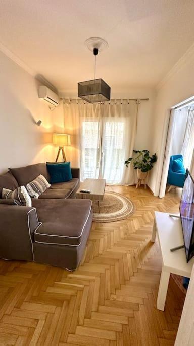 Comfy House W/terrace In Center